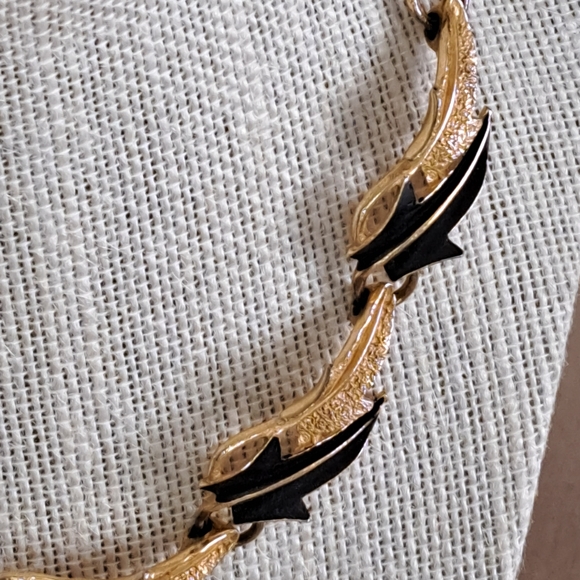 Mode ART Signed Vintage Gold Black Oak Leaf Collar/ Choker Necklace - Picture 12 of 13